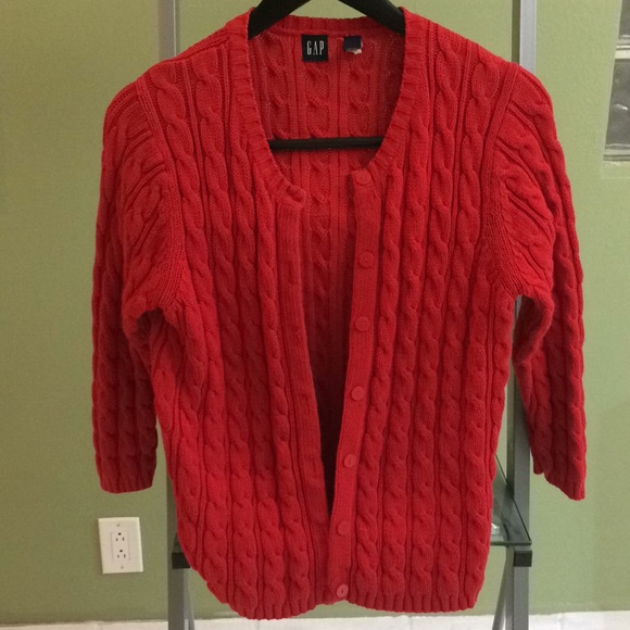 GAP Sweaters - GUC GAP CABLE KNIT CARDIGAN in REDC
